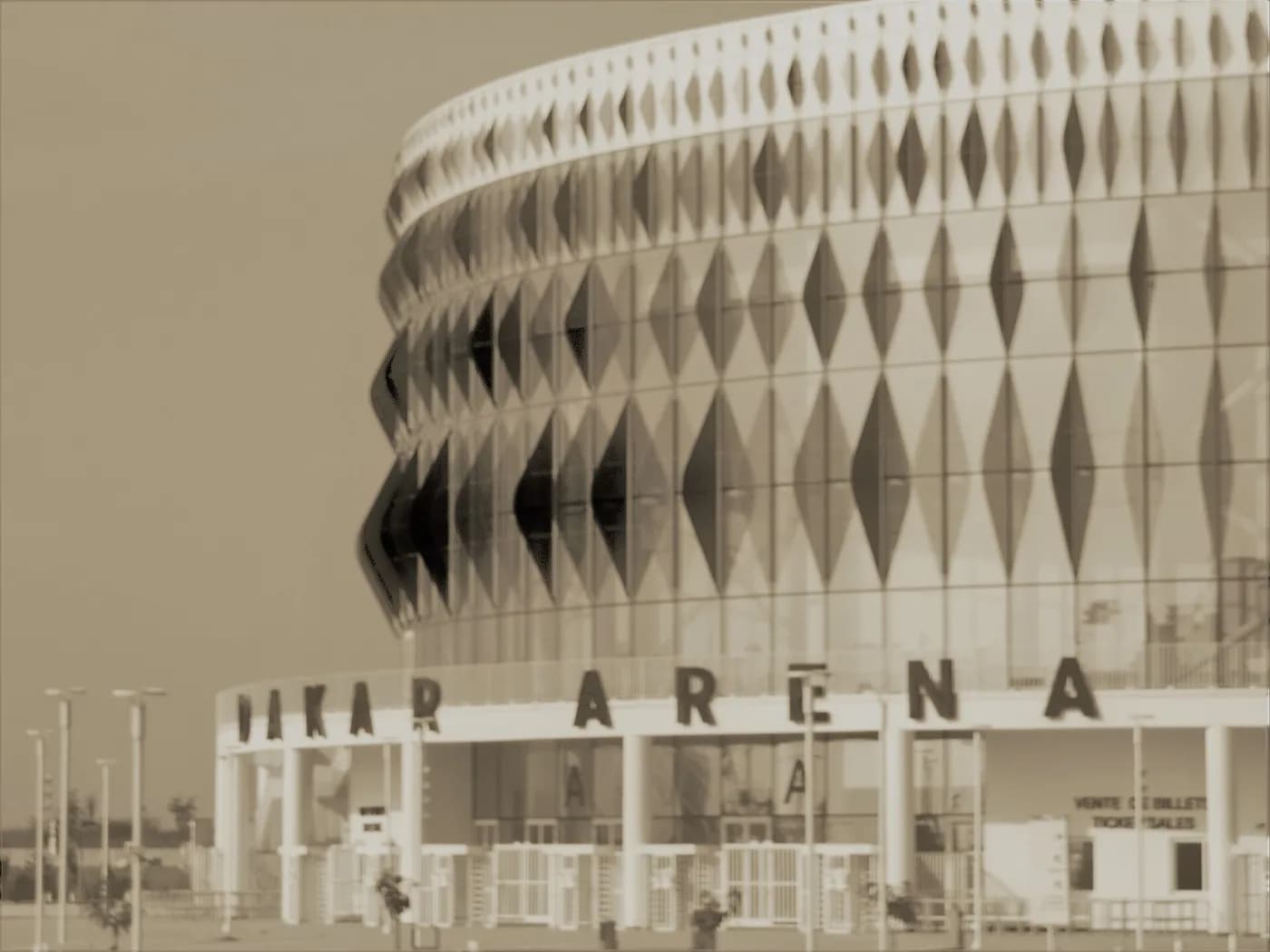 La Dakar Arena, à Diamniadio. Les Jeux olympiques de la jeunesse se tiennent dans trois villes, Dakar, Saly et Diamniadio, et chaque site doit être couvert par les réseaux fixes et mobiles.